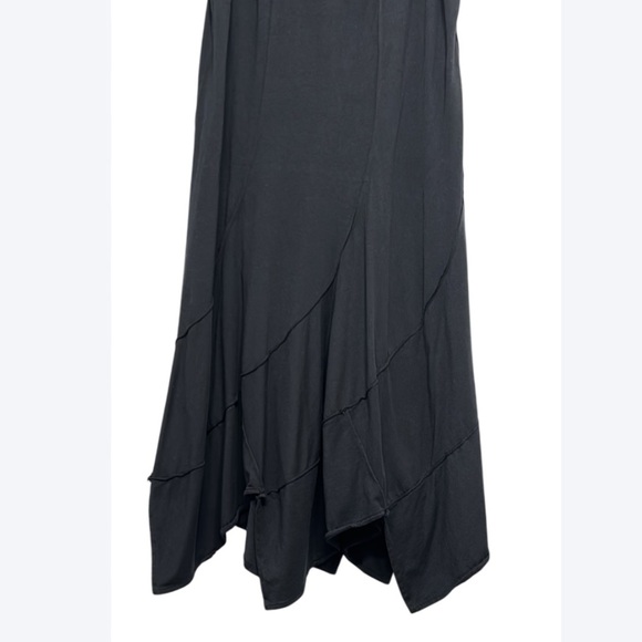 Mododoc Black Sleeveless Midi Dress S | Asymmetrical Hem Swirl Detail - Picture 4 of 6